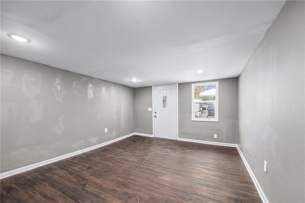 810 Monroe Avenue — photo 28
