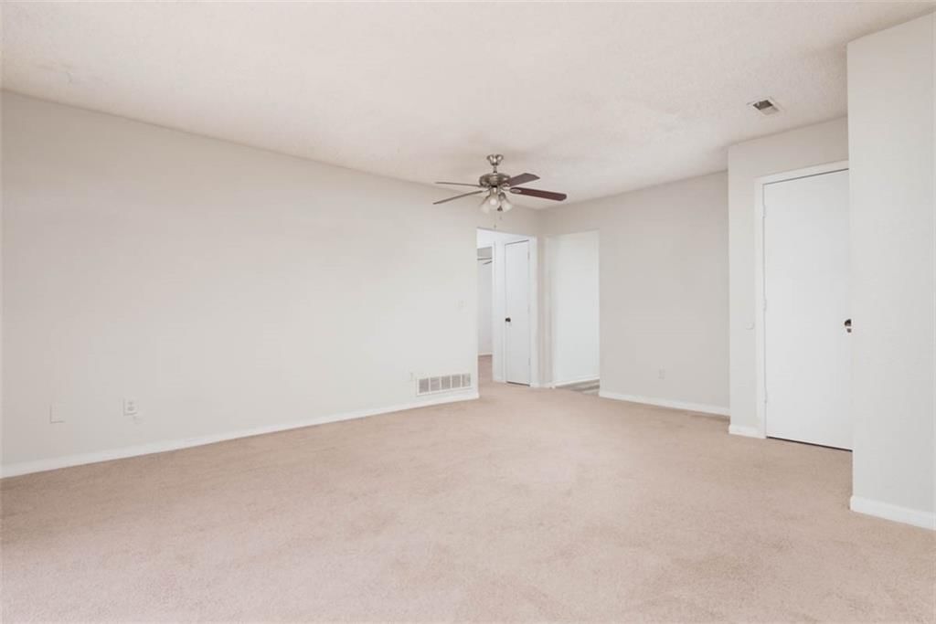 219 NW Barr Road — photo 9