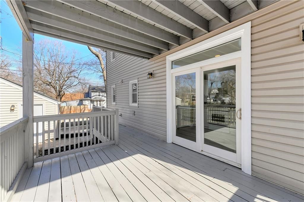 208 E 1st Street — photo 12
