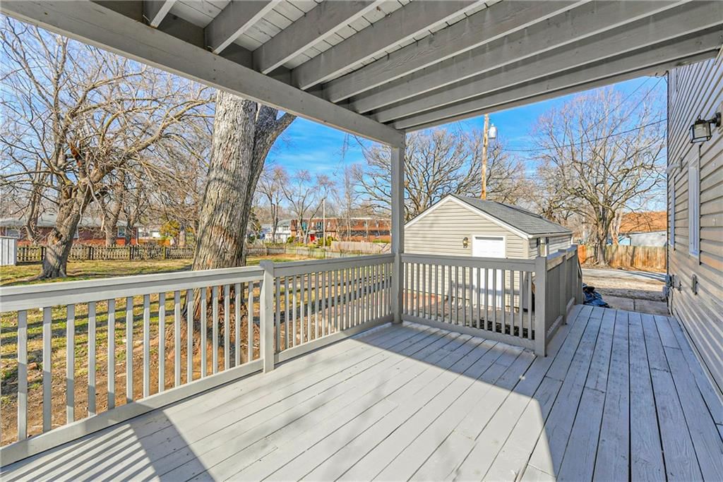 208 E 1st Street — photo 13