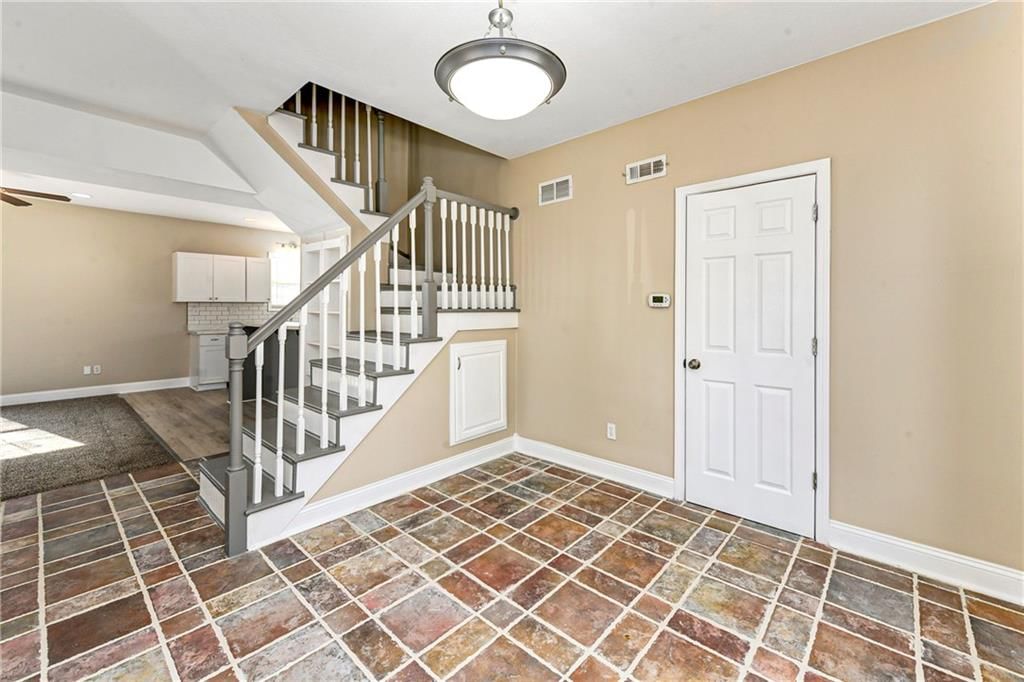208 E 1st Street — photo 15
