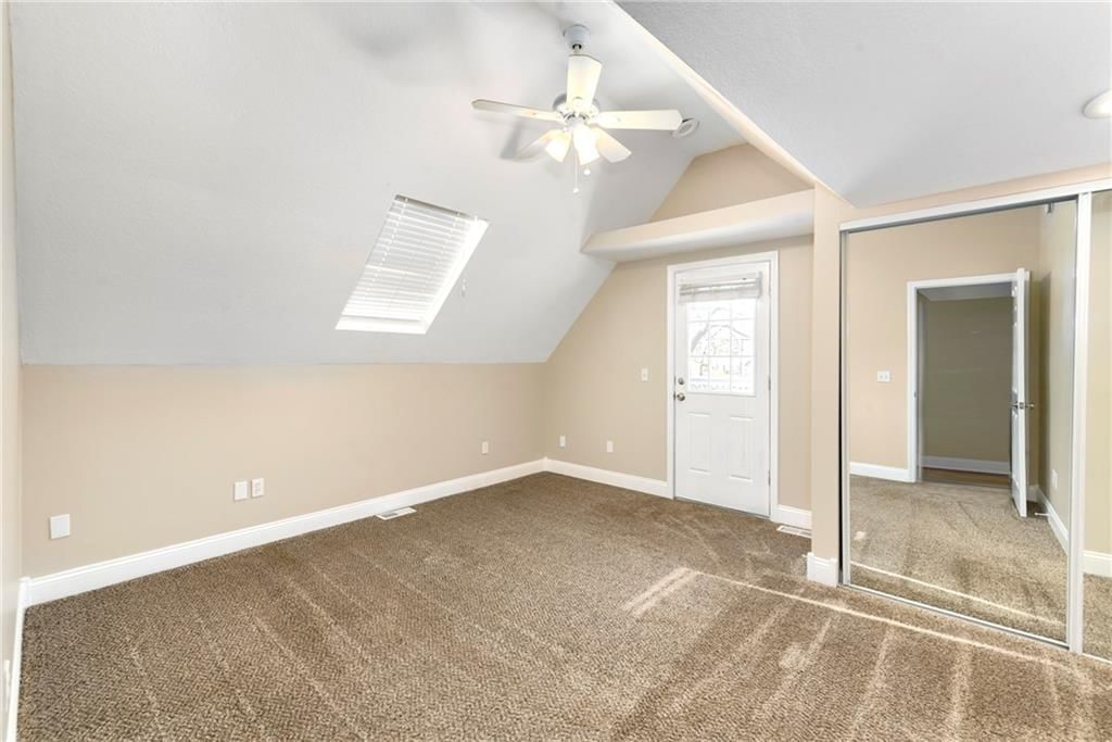 208 E 1st Street — photo 18