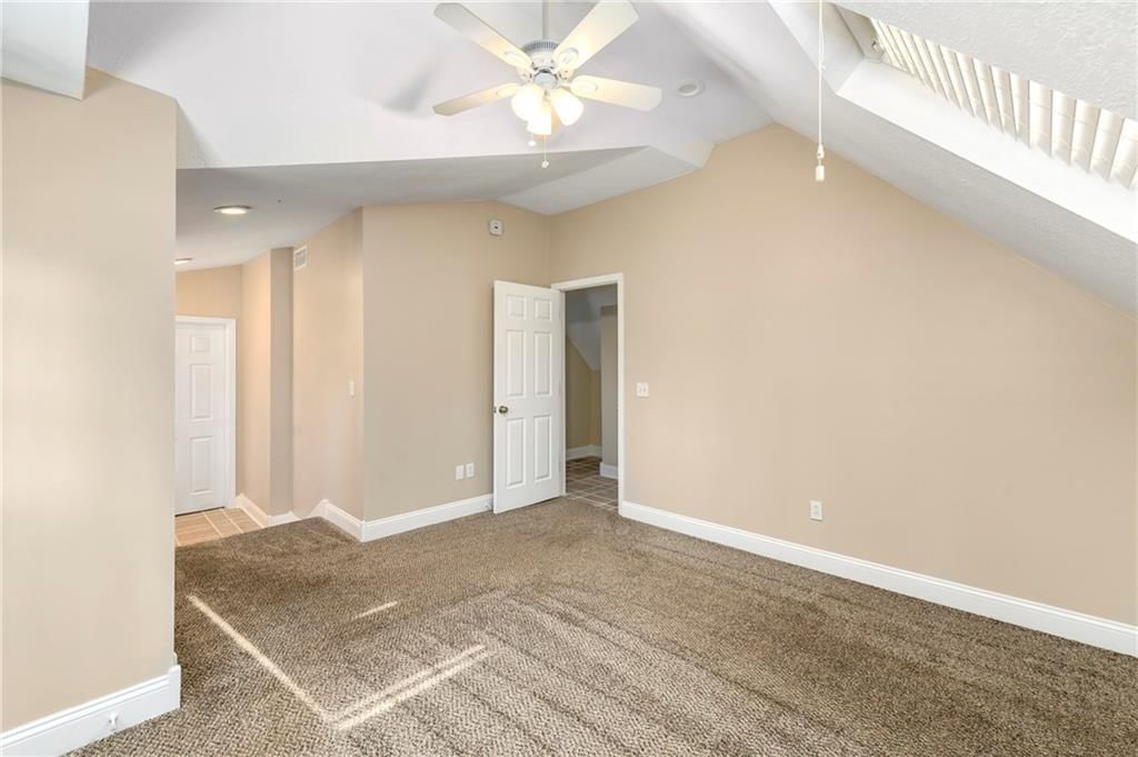 208 E 1st Street — photo 21