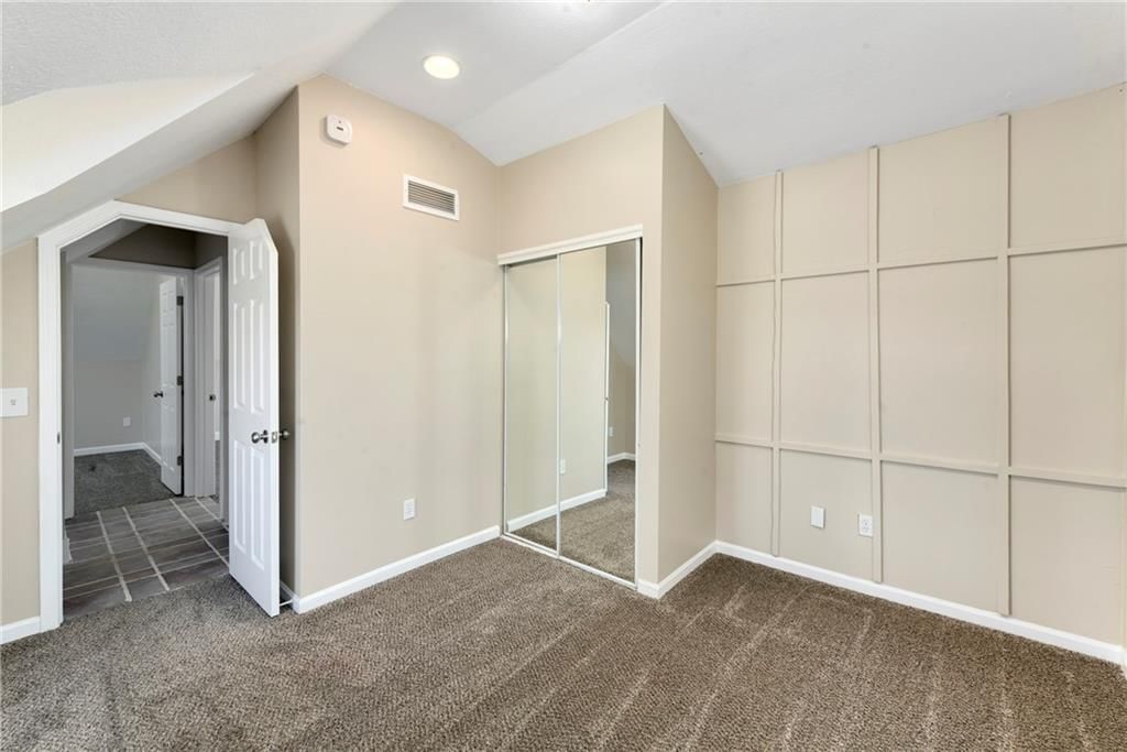 208 E 1st Street — photo 26