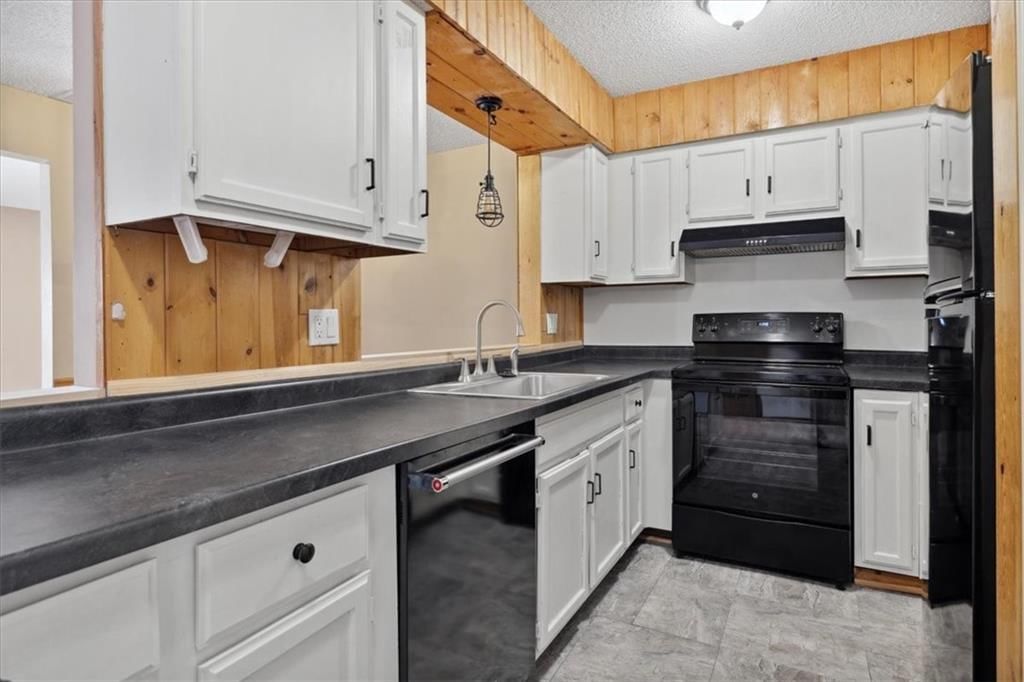10111 Steele Road — photo 7