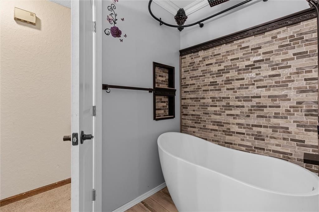 105 Ravenwood Drive — photo 26