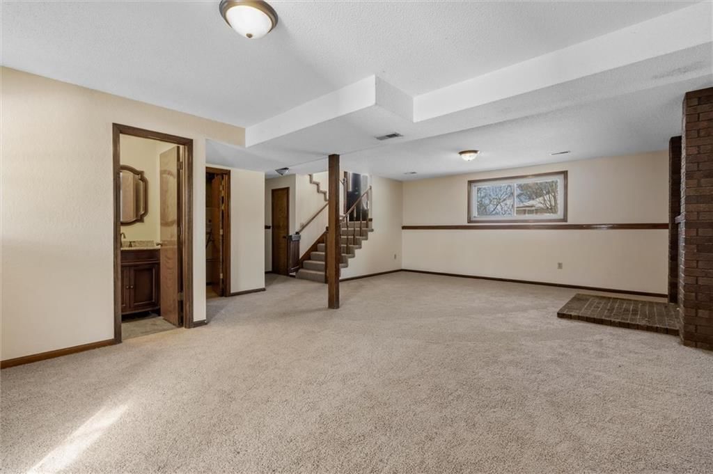 105 Ravenwood Drive — photo 28