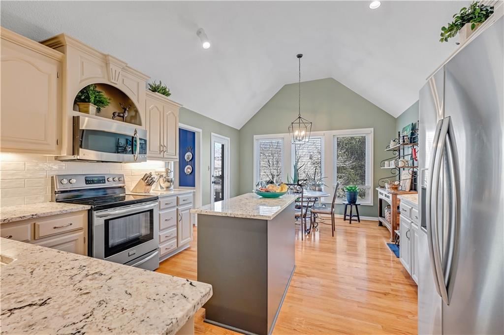715 Canyon View Drive — photo 9