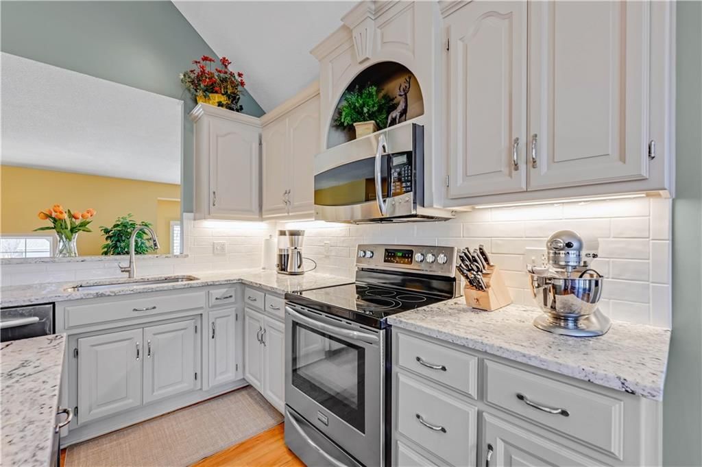 715 Canyon View Drive — photo 10