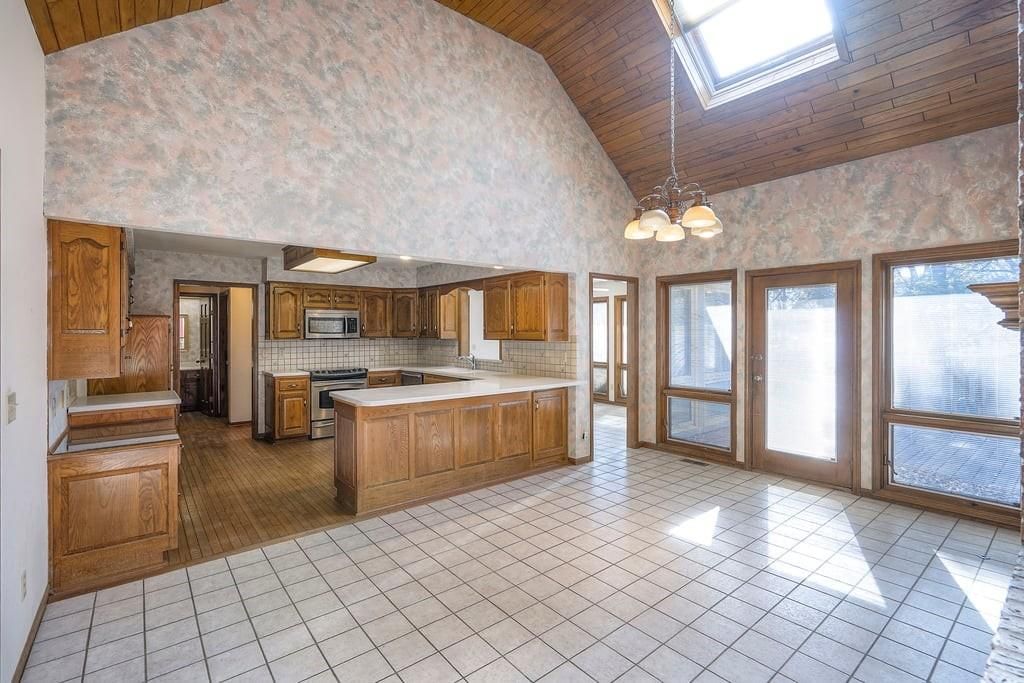 5013 W 112th Terrace — photo 16