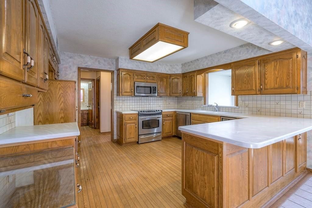 5013 W 112th Terrace — photo 21