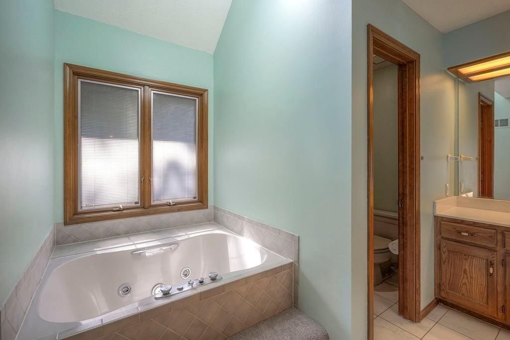 5013 W 112th Terrace — photo 41