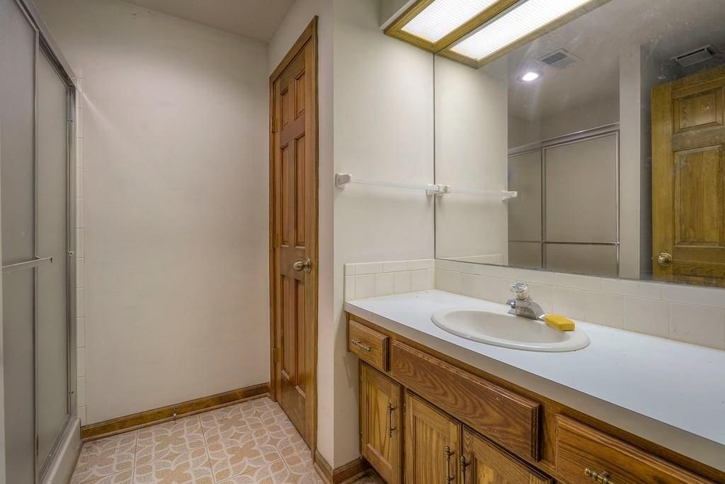5013 W 112th Terrace — photo 53