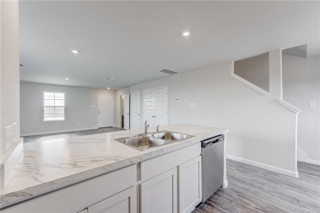 1703 E 41st Street — photo 10