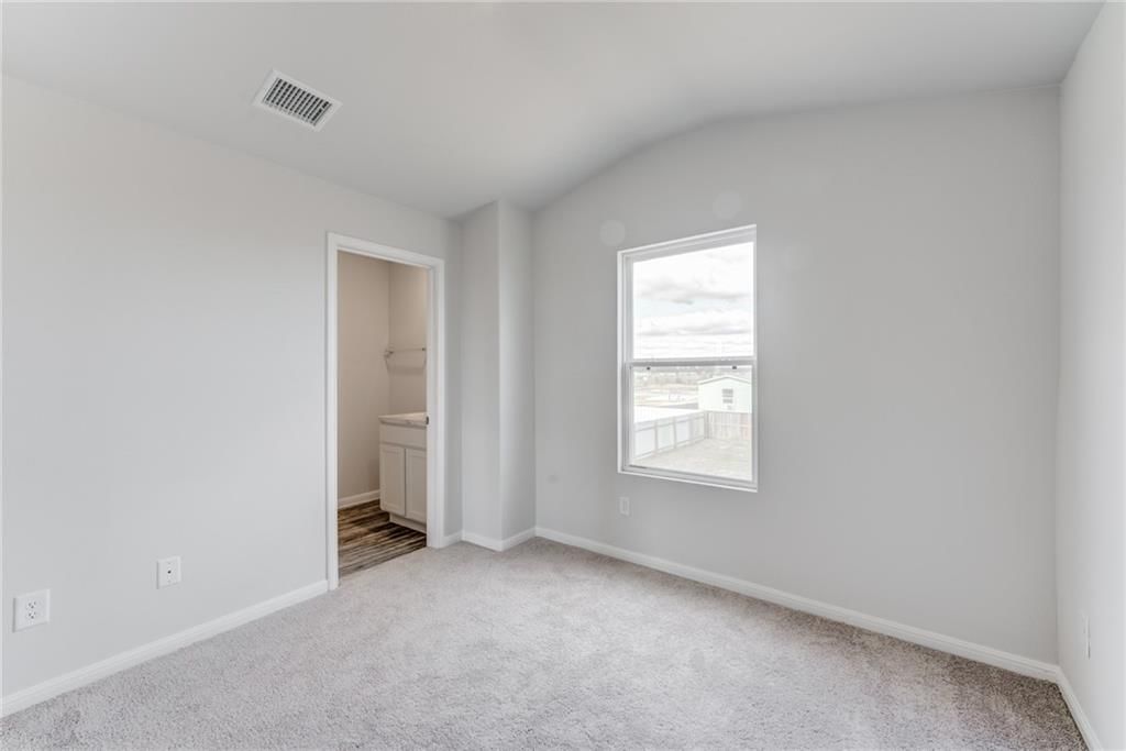 4033 Flora Avenue — photo 18