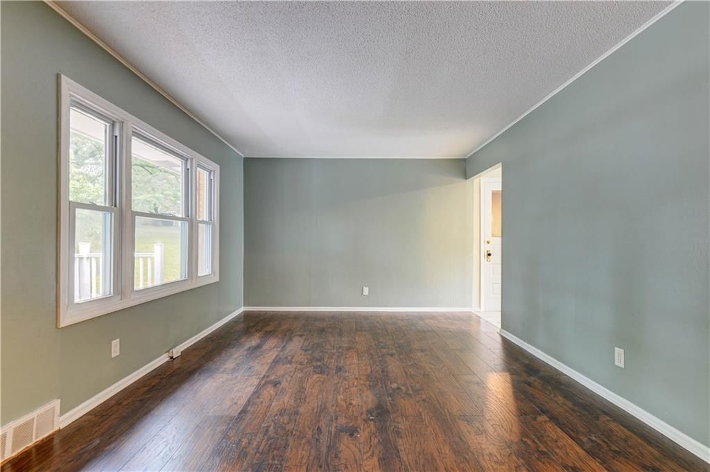 5341 Sloan Avenue — photo 6