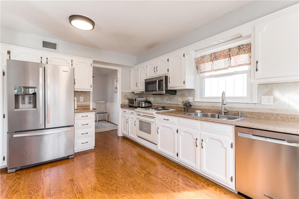 10013 Long Street — photo 14