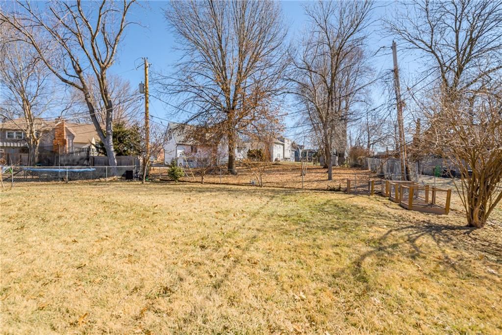 10013 Long Street — photo 35