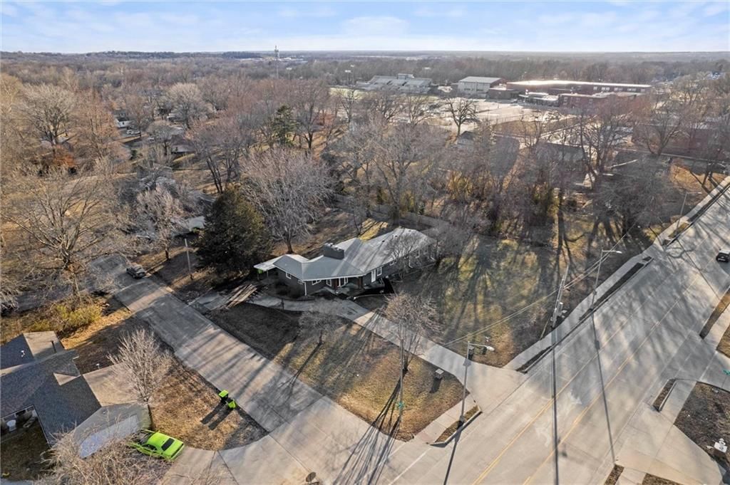 1001 E Mechanic Street — photo 31