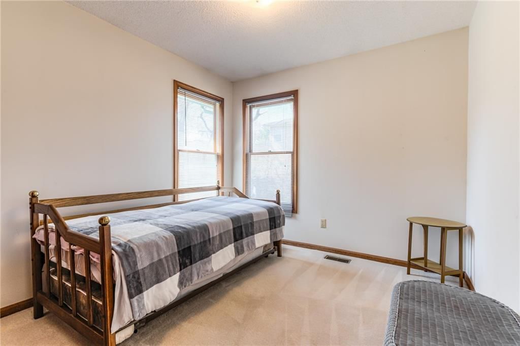 5208 Willow Avenue — photo 26