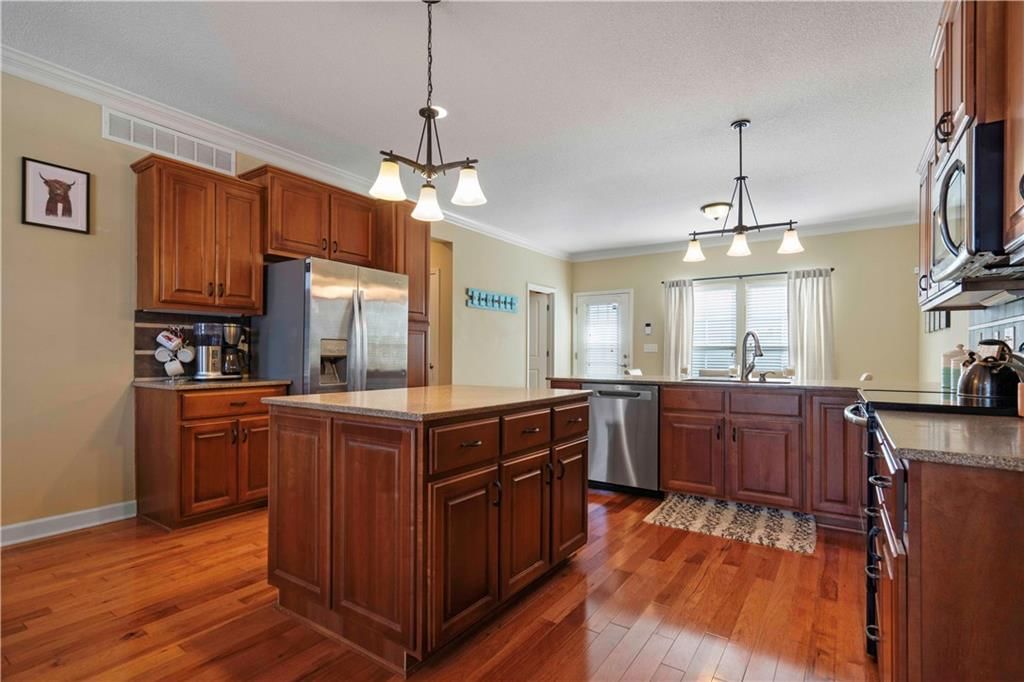 7649 W 78th Street — photo 8