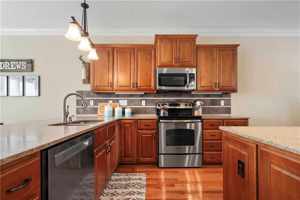 7649 W 78th Street — photo 10