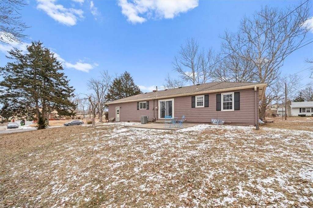 7900 Hedges Avenue — photo 18