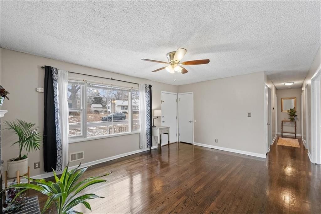 7900 Hedges Avenue — photo 4