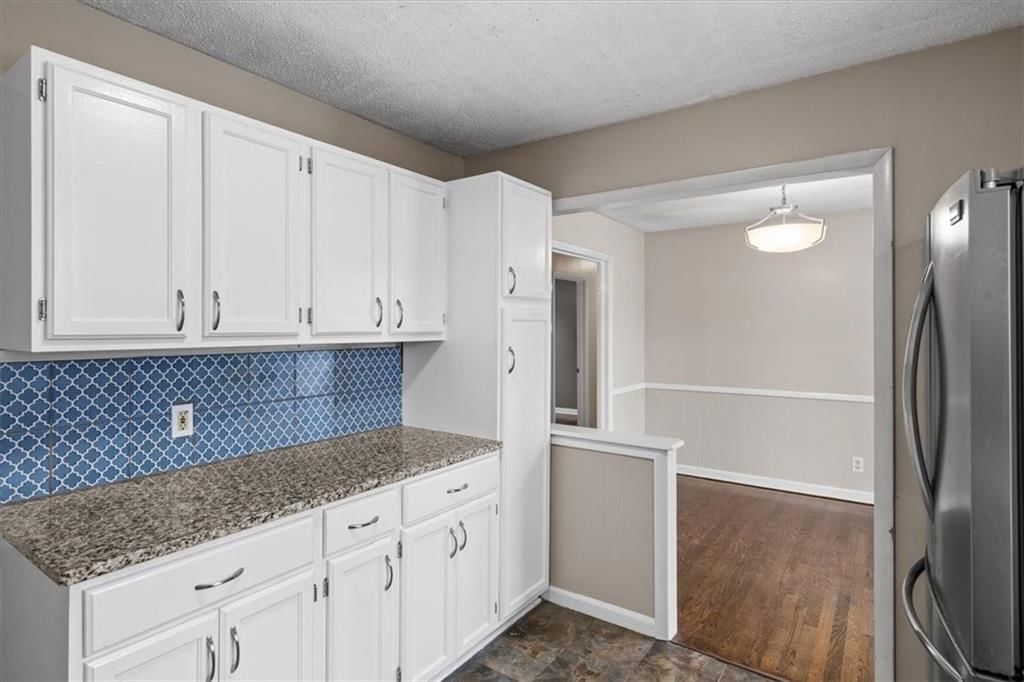 7900 Hedges Avenue — photo 8