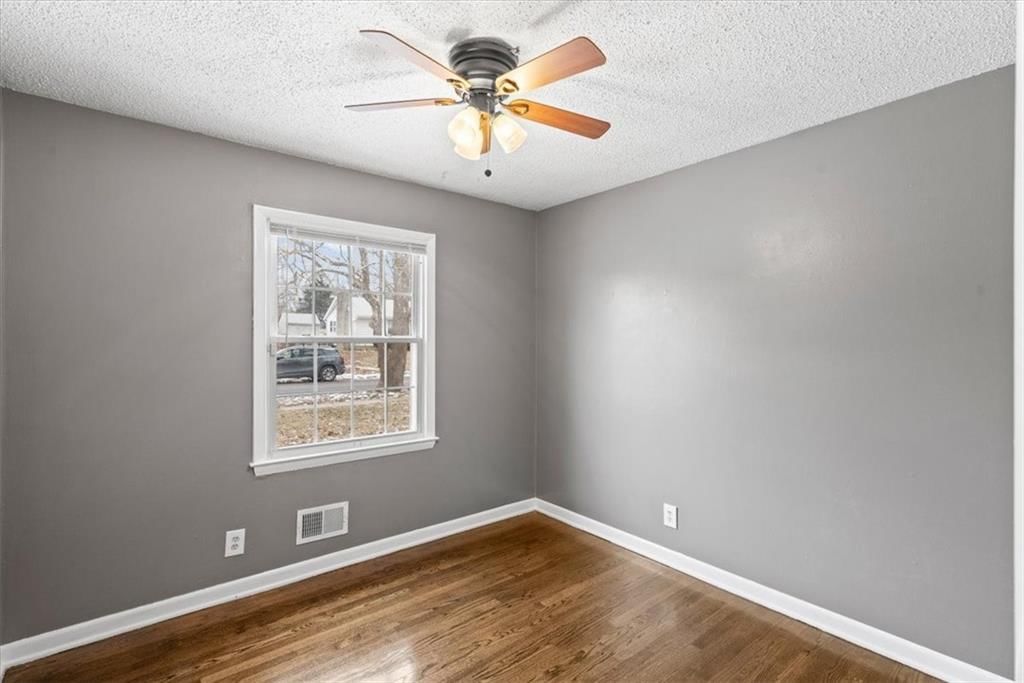 7900 Hedges Avenue — photo 9