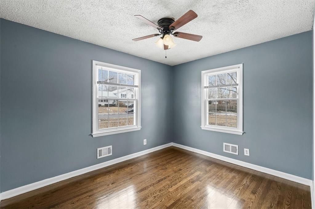 7900 Hedges Avenue — photo 10