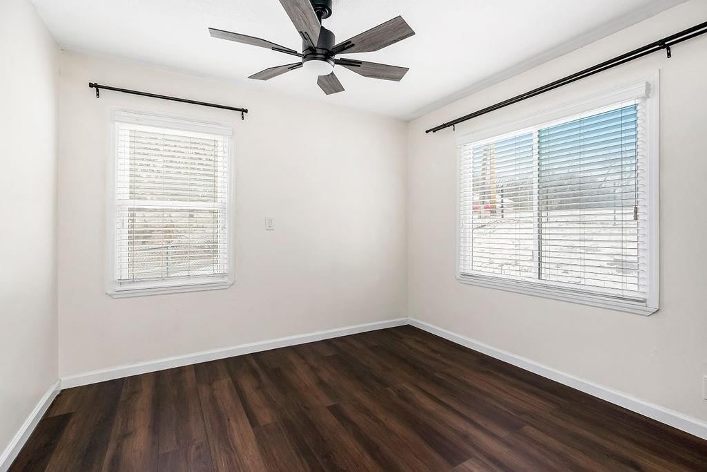 5812 NW PARKDALE Circle — photo 16