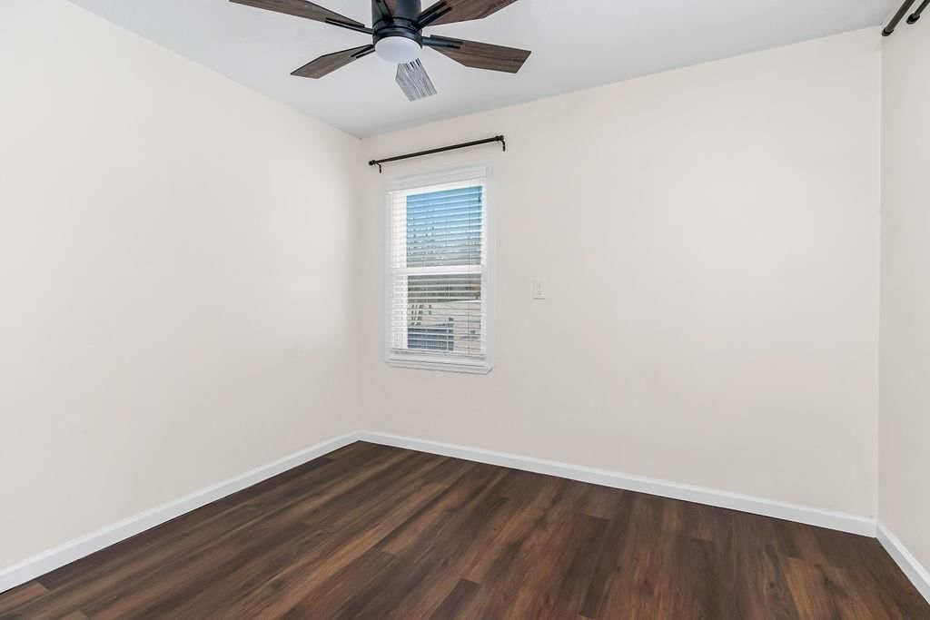 5812 NW PARKDALE Circle — photo 18