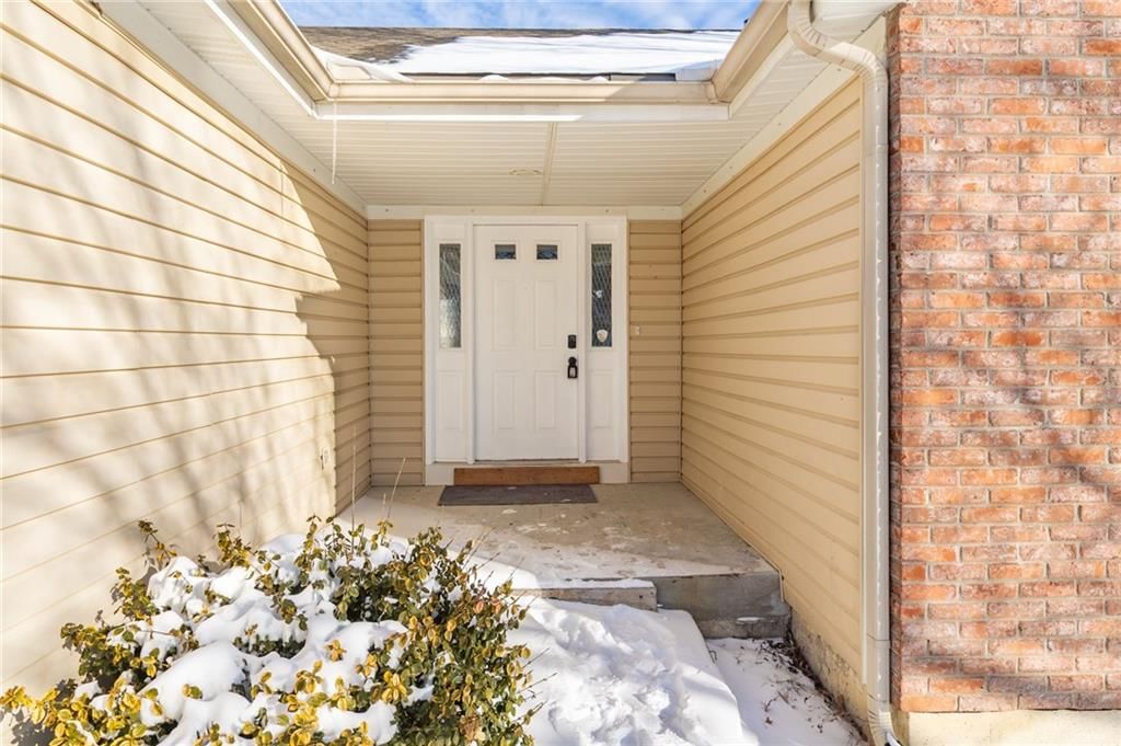 705 York Drive — photo 2