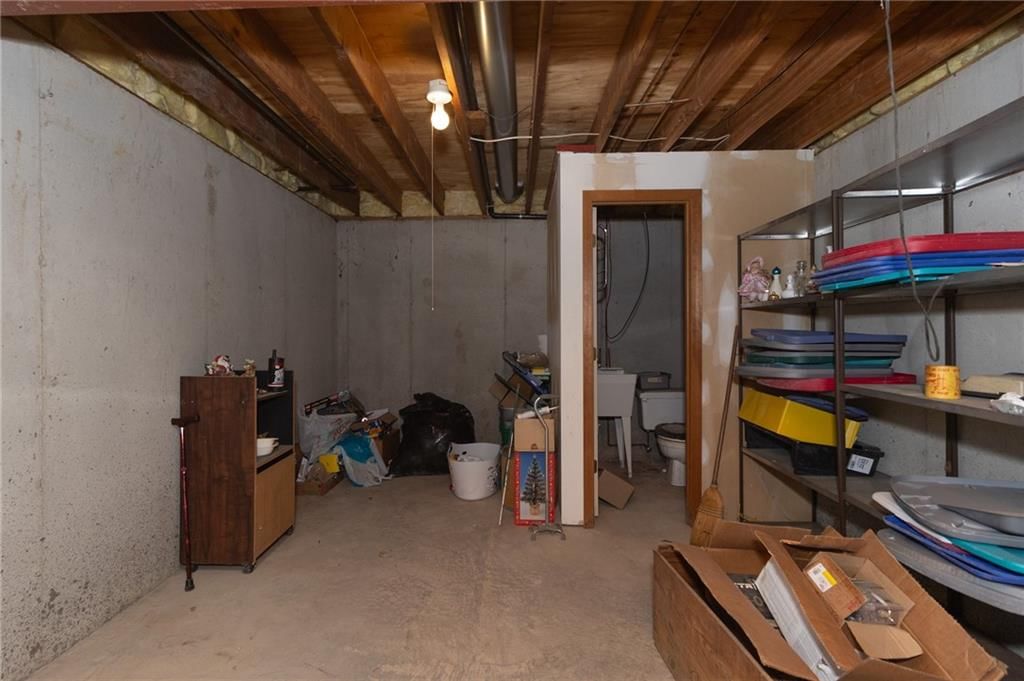 705 York Drive — photo 27