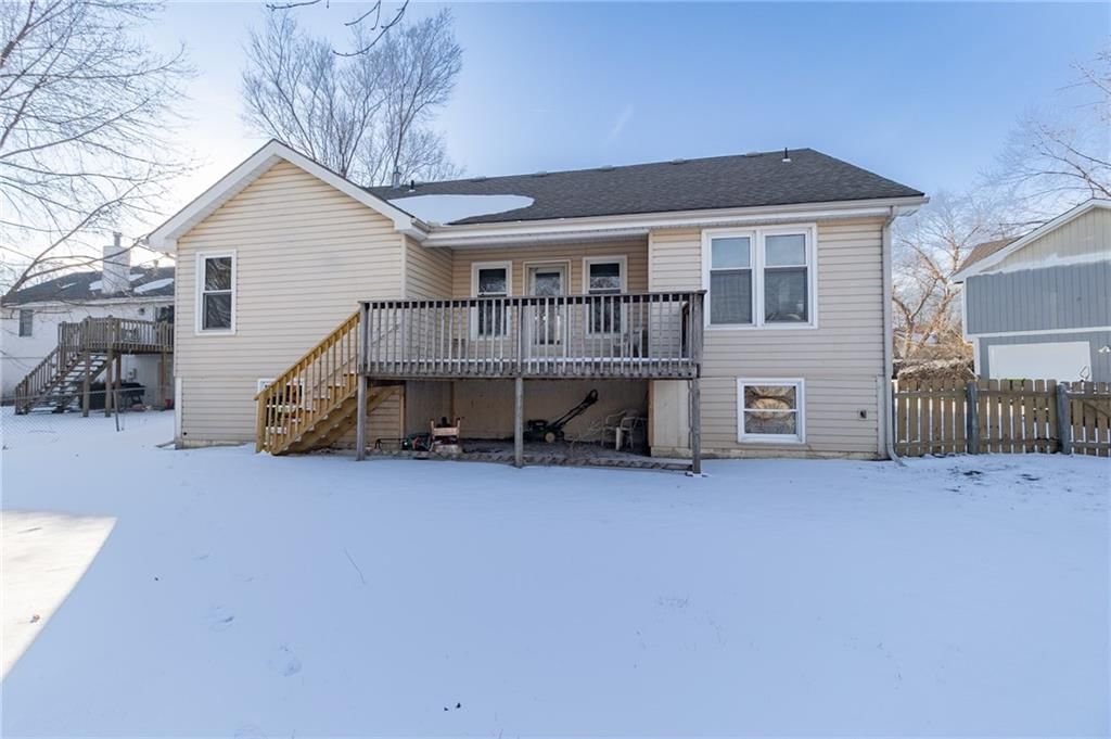 705 York Drive — photo 32