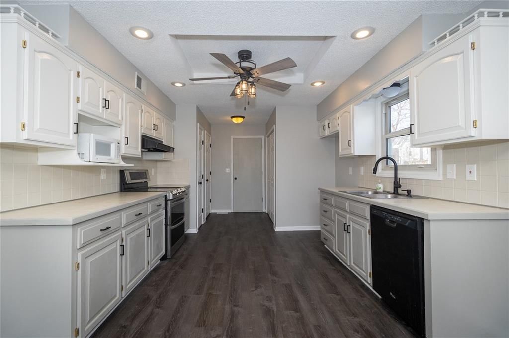 705 York Drive — photo 9
