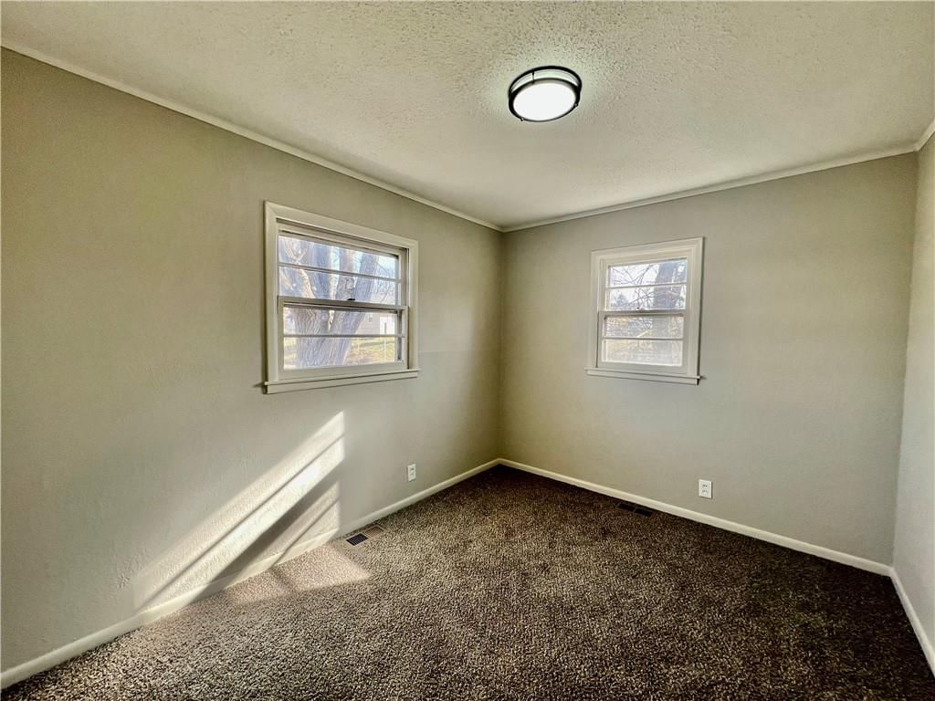 1003 Magnolia Street W — photo 21