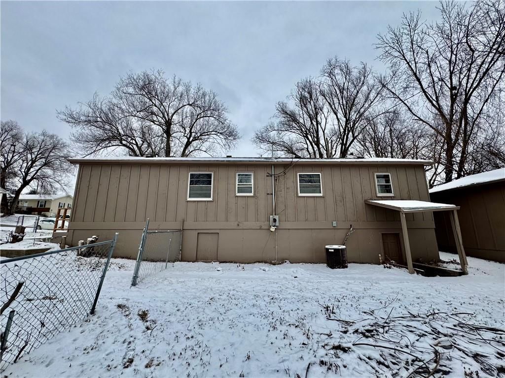 1003 Magnolia Street W — photo 24