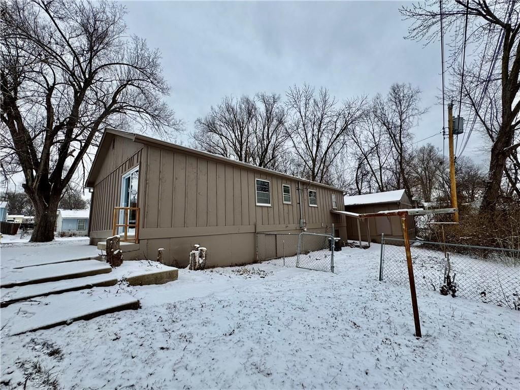 1003 Magnolia Street W — photo 25