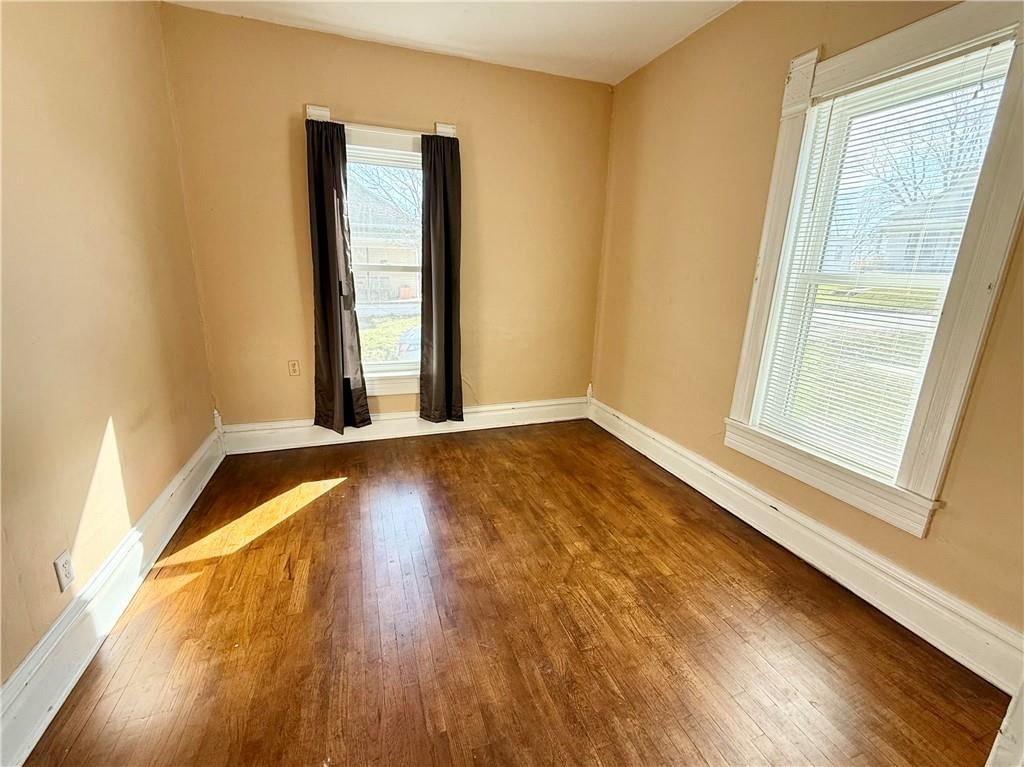 309 E Edwards Street — photo 10