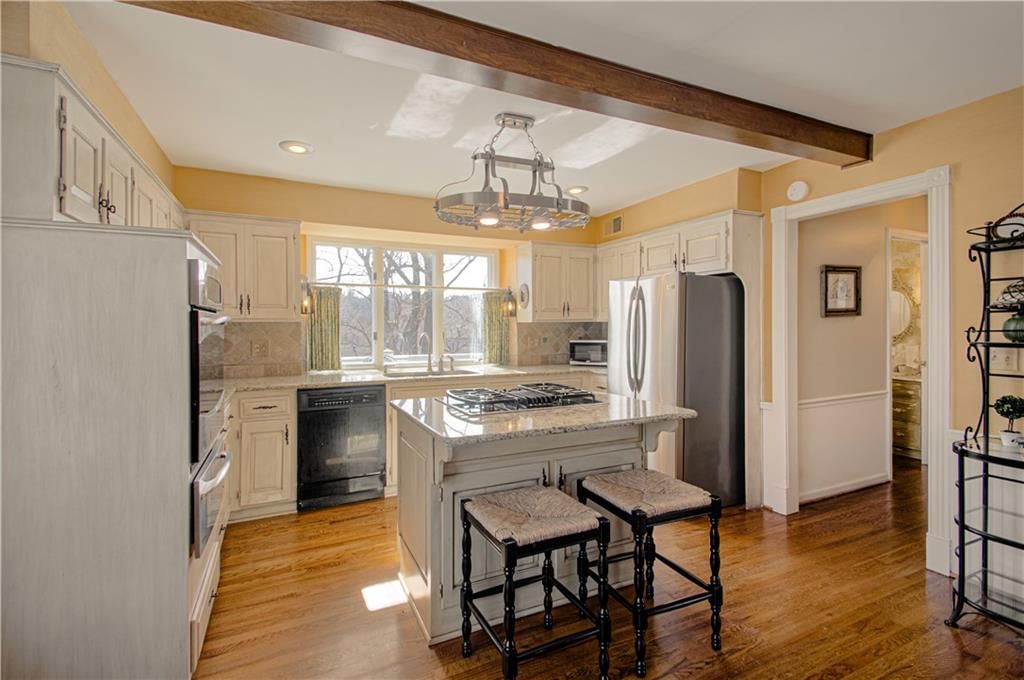 419 NW Briarcliff Road — photo 11