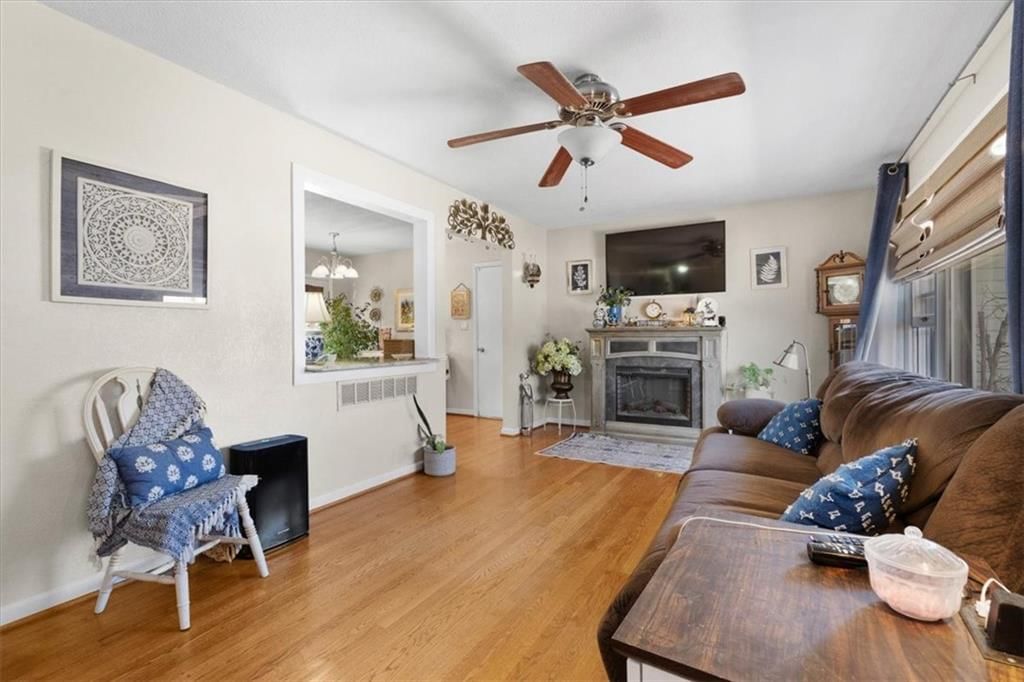 12 Virginia Drive — photo 2