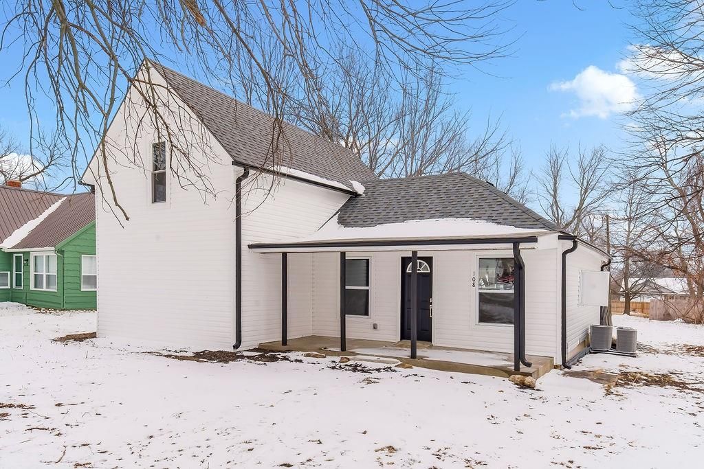 108 E Cass Street — photo 2