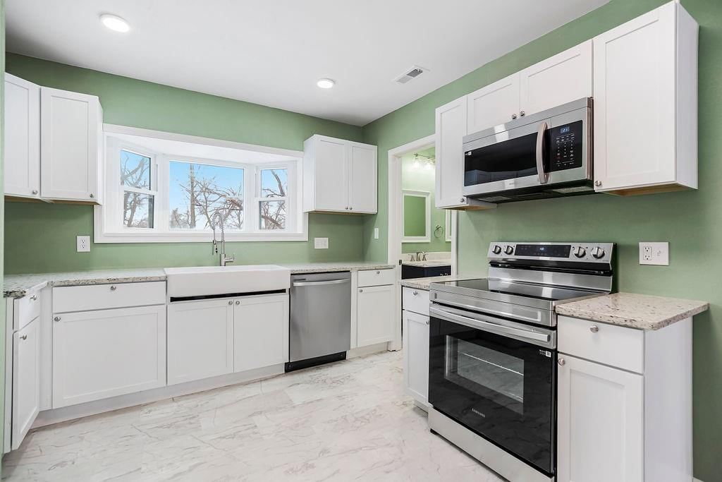 108 E Cass Street — photo 16