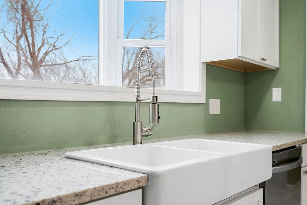 108 E Cass Street — photo 19