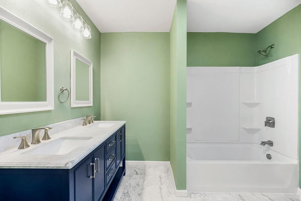 108 E Cass Street — photo 23