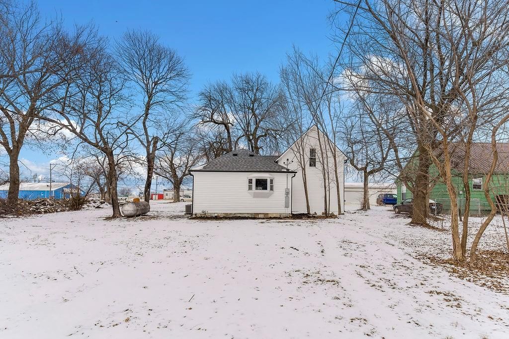 108 E Cass Street — photo 31