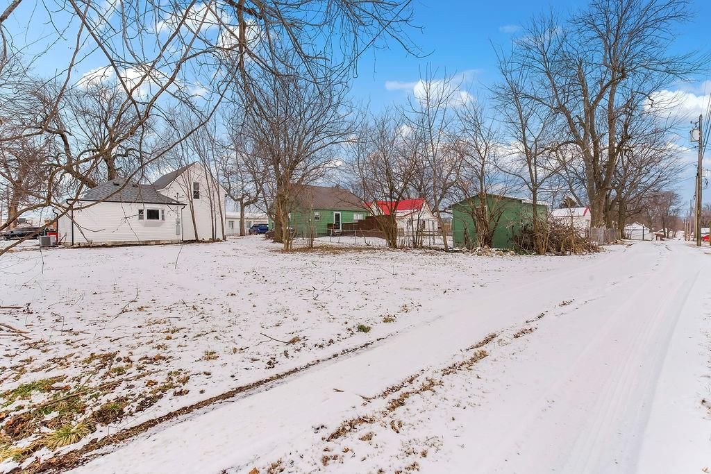 108 E Cass Street — photo 33