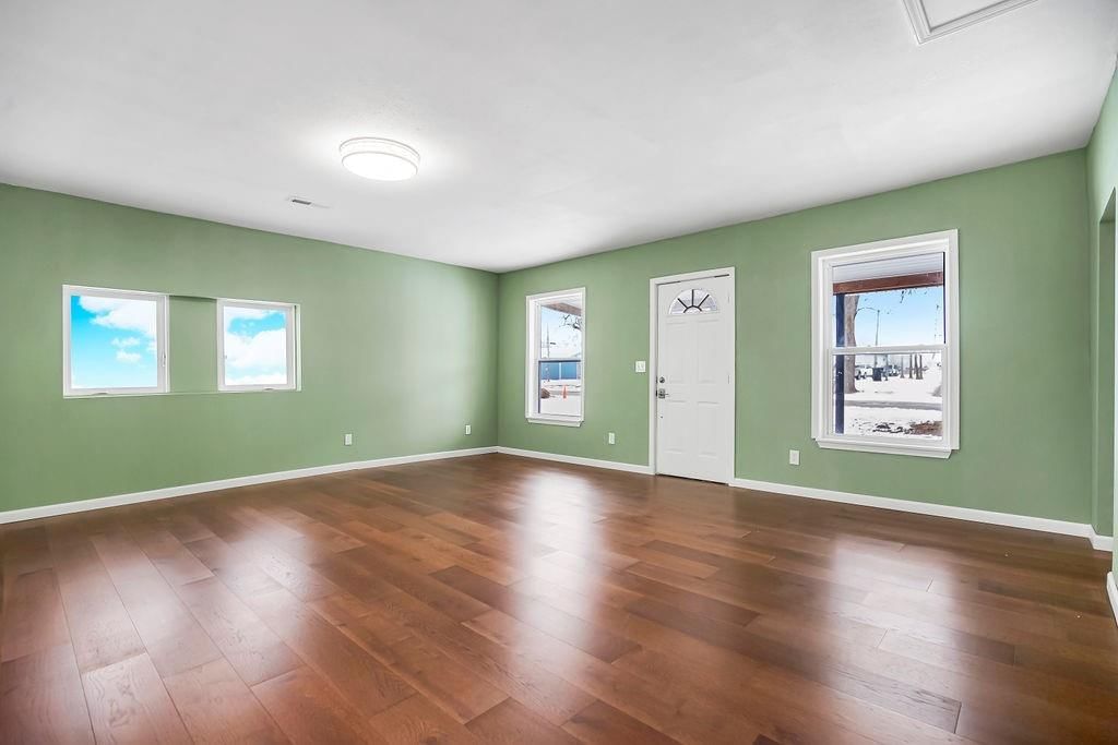 108 E Cass Street — photo 7